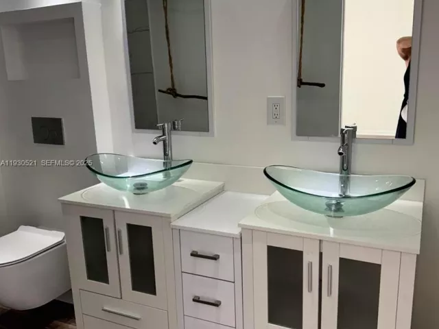 3-bedroom home for rent in Biscayne Park - 985 NE 115th St - MondialRealty