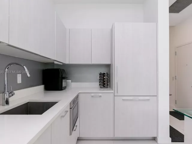 2-bedroom condo for sale in Miami - 501 NE 31st St 307 - MondialRealty