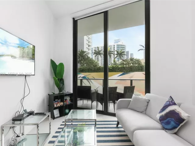2-bedroom condo for sale in Miami - 501 NE 31st St 307 - MondialRealty