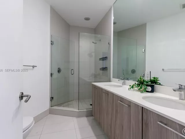 2-bedroom condo for sale in Miami - 501 NE 31st St 307 - MondialRealty