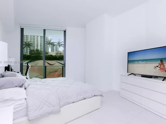 2-bedroom condo for sale in Miami - 501 NE 31st St 307 - MondialRealty