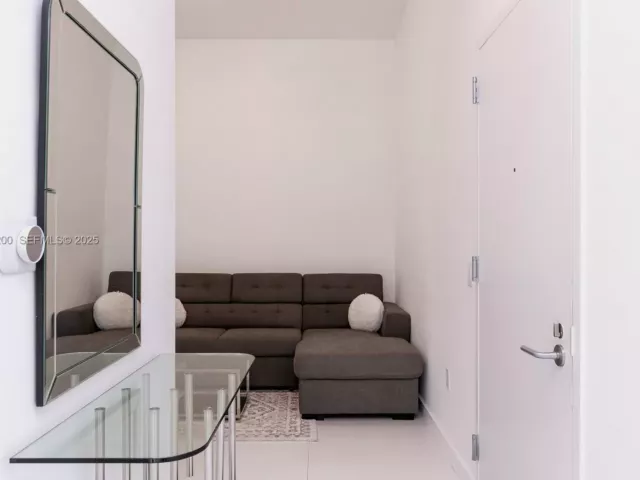 2-bedroom condo for sale in Miami - 501 NE 31st St 307 - MondialRealty