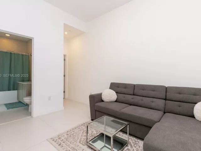 2-bedroom condo for sale in Miami - 501 NE 31st St 307 - MondialRealty