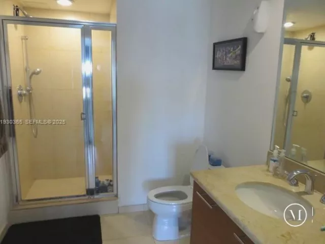 1-bedroom condo for sale in Miami - 50 Biscayne Blvd 4105 - MondialRealty