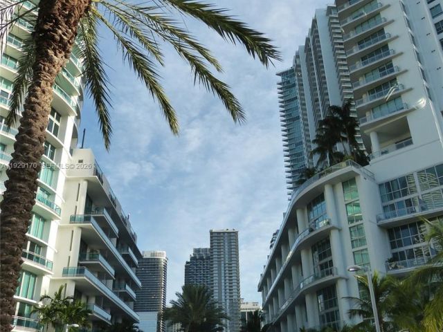 1-bedroom condo for rent in Miami - 90 SW 3rd St 1110 - MondialRealty