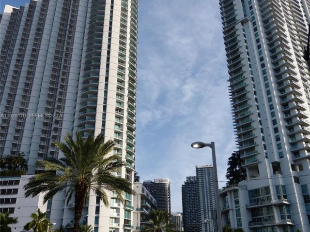 1-bedroom condo for rent in Miami - 90 SW 3rd St 1110 - MondialRealty