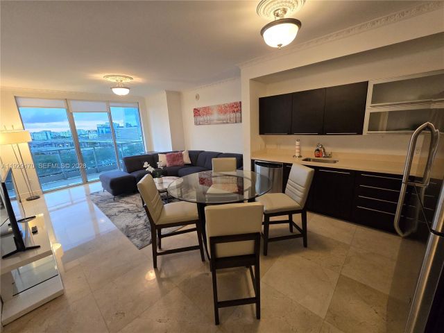 1-bedroom condo for rent in Miami - 90 SW 3rd St 1110 - MondialRealty