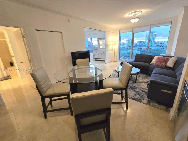 1-bedroom condo for rent in Miami - 90 SW 3rd St 1110 - MondialRealty
