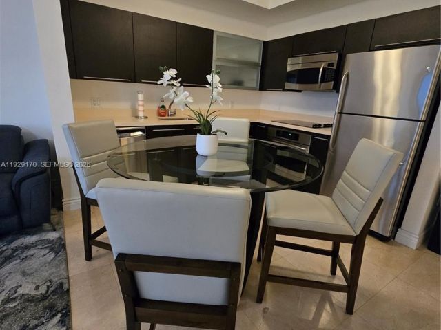 1-bedroom condo for rent in Miami - 90 SW 3rd St 1110 - MondialRealty