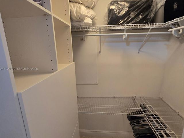 1-bedroom condo for rent in Miami - 90 SW 3rd St 1110 - MondialRealty