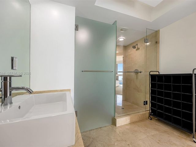 Apartment for sale  Unit #1-1006 - photo 6900542