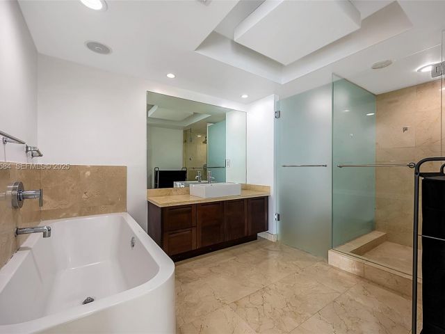 Apartment for sale  Unit #1-1006 - photo 6900543