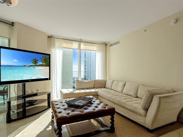 Apartment for sale  Unit #1-1006 - photo 6900545