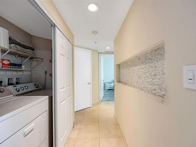 Apartment for sale  Unit #1-1006 - photo 6900551