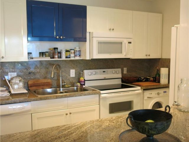 Apartment for rent  Unit #102 - photo 6901998