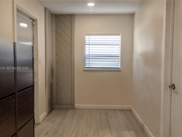 2-bedroom home for sale in Hollywood - 2444 Roosevelt St - MondialRealty