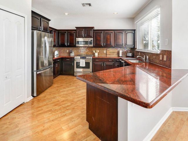 Home for rent at 1119 Avondale Court - photo 6899216