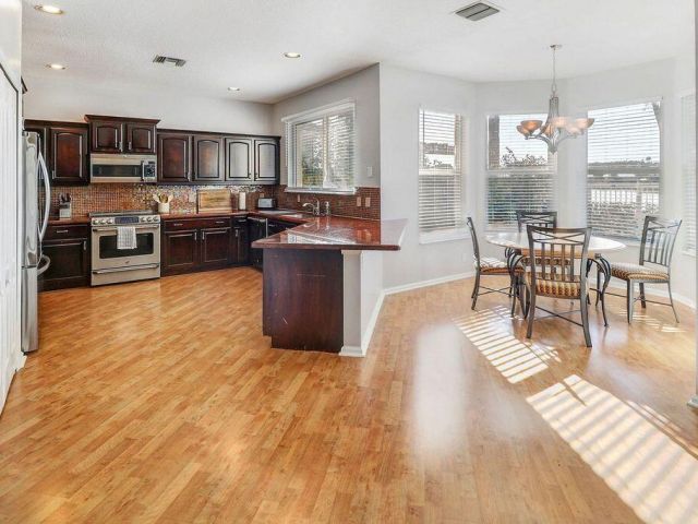 Home for rent at 1119 Avondale Court - photo 6899218