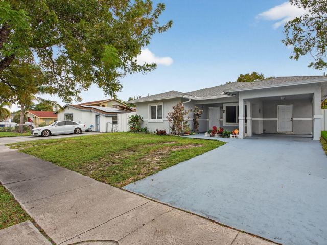 Home for sale at 2636 NW 9th Court - photo 6922193