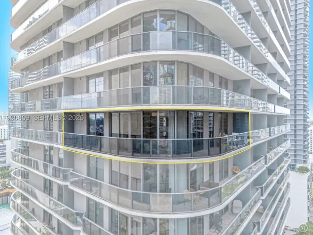 2-bedroom condo for sale in Miami - 801 S Miami Ave 1805 - MondialRealty
