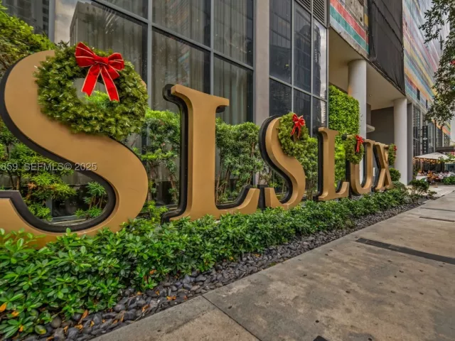 2-bedroom condo for sale in Miami - 801 S Miami Ave 1805 - MondialRealty