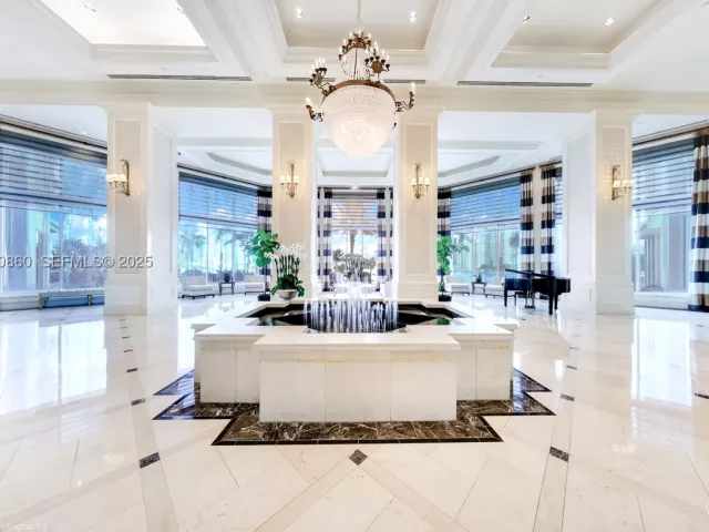3-bedroom condo for sale in Aventura - 2600 Island Blvd 703 - MondialRealty