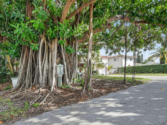 Home for sale at 460 SE 18th Avenue - photo 6901603