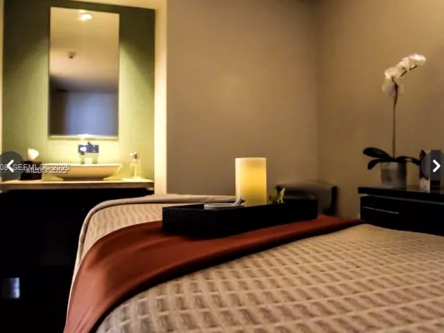 1-bedroom condo for rent in Miami - 900 Biscayne Blvd 3704 - MondialRealty