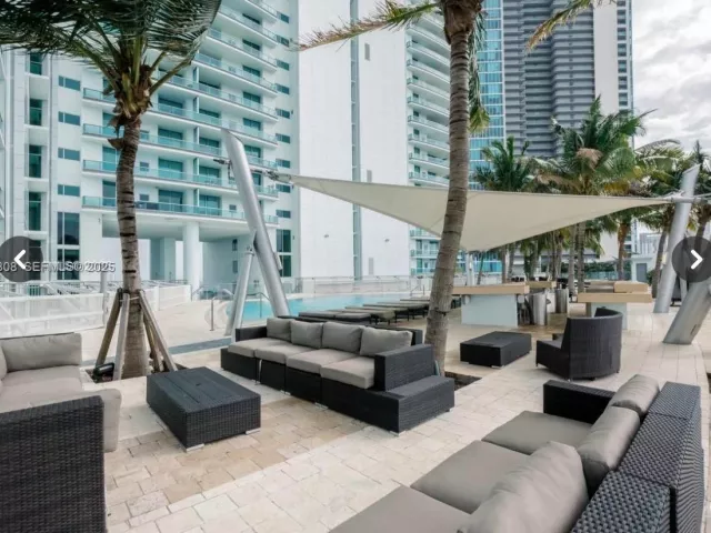 1-bedroom condo for rent in Miami - 900 Biscayne Blvd 3704 - MondialRealty