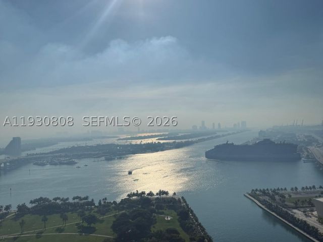 1-bedroom condo for rent in Miami - 900 Biscayne Blvd 3704 - MondialRealty