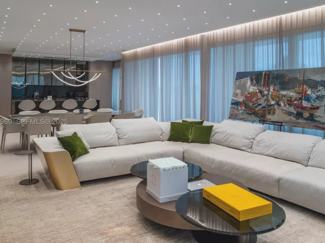 3-bedroom condo for sale in Bal Harbour - 10101 Collins Ave 4A - MondialRealty