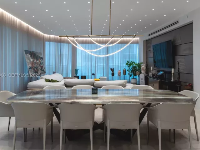 3-bedroom condo for sale in Bal Harbour - 10101 Collins Ave 4A - MondialRealty