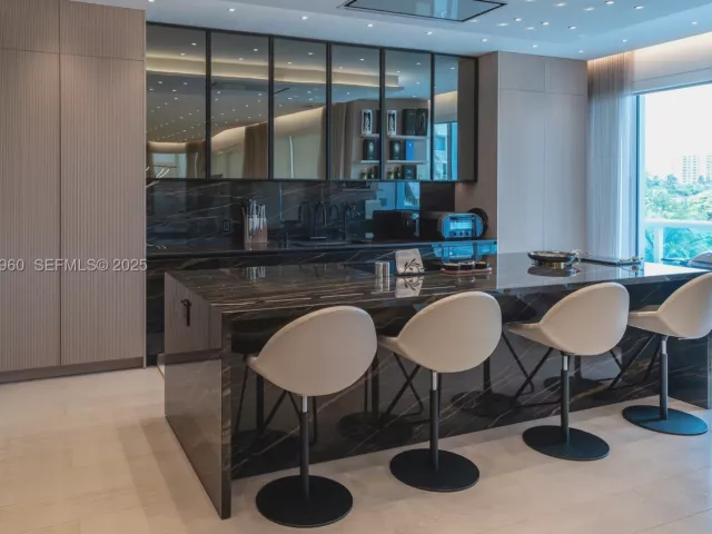 3-bedroom condo for sale in Bal Harbour - 10101 Collins Ave 4A - MondialRealty