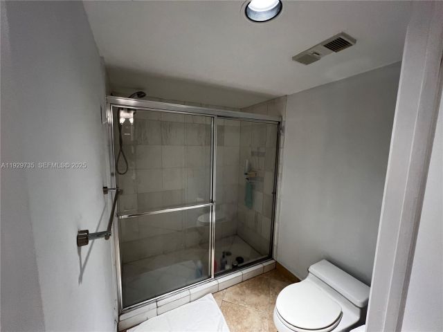 2-bedroom condo for sale in Aventura - 3400 NE 192nd St 2102 - MondialRealty