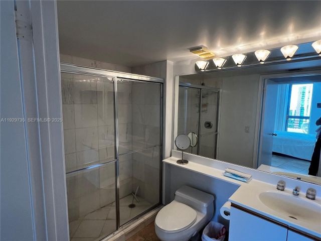 2-bedroom condo for sale in Aventura - 3400 NE 192nd St 2102 - MondialRealty