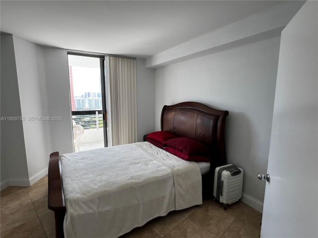 2-bedroom condo for sale in Aventura - 3400 NE 192nd St 2102 - MondialRealty