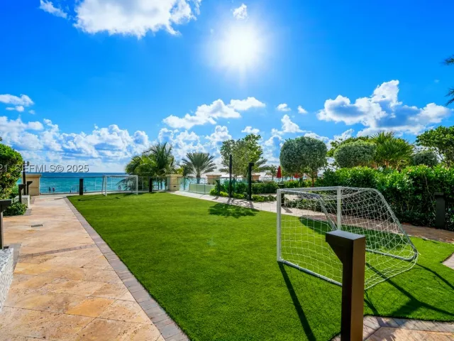 4-bedroom condo for sale in Sunny Isles Beach - 17901 Collins Ave 1002 - MondialRealty