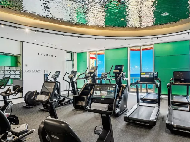 4-bedroom condo for sale in Sunny Isles Beach - 17901 Collins Ave 1002 - MondialRealty