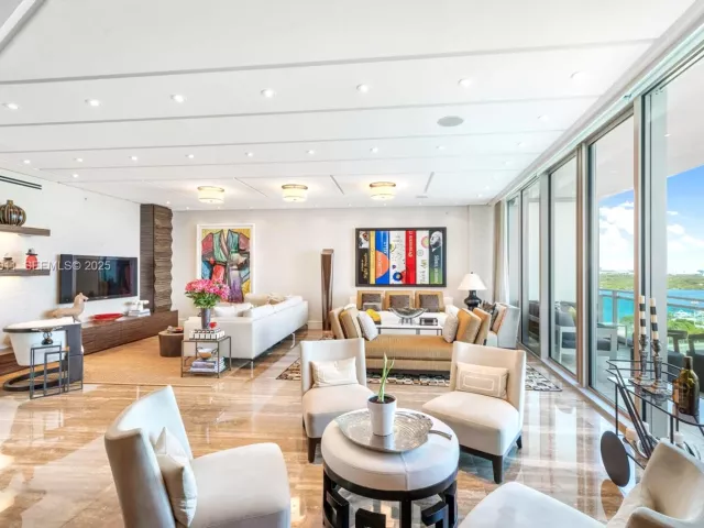3-bedroom condo for sale in Bal Harbour - 10295 Collins Ave 1704 - MondialRealty