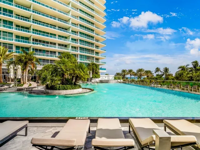 3-bedroom condo for sale in Bal Harbour - 10295 Collins Ave 1704 - MondialRealty