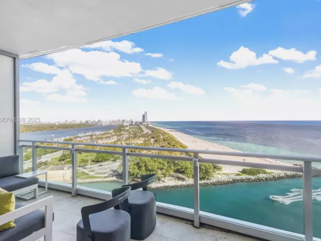 3-bedroom condo for sale in Bal Harbour - 10295 Collins Ave 1704 - MondialRealty