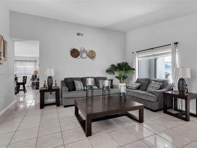 Home for sale at 5308 SW 117th Ave - photo 6900053