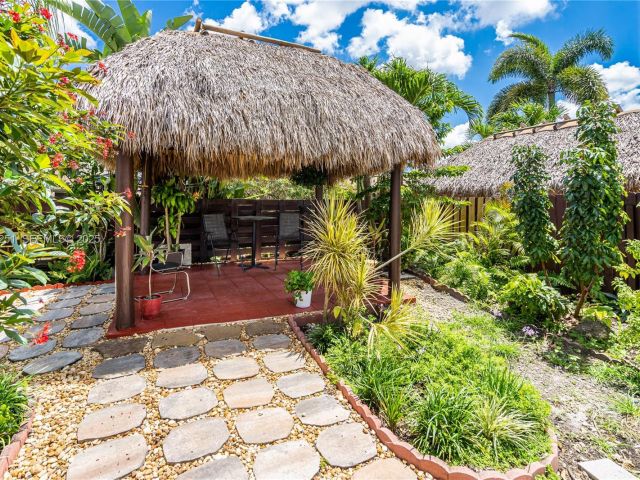 Home for sale at 5308 SW 117th Ave - photo 6900062