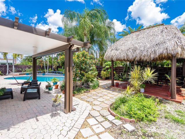 Home for sale at 5308 SW 117th Ave - photo 6900063