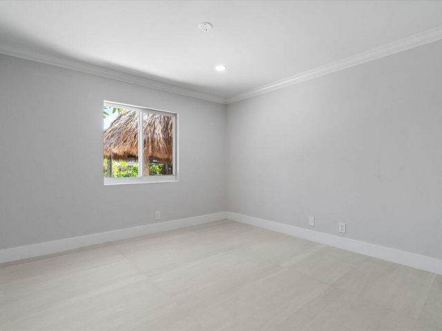 Home for rent at 1132 NE 3rd Avenue - photo 6901088