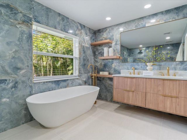 Home for rent at 1132 NE 3rd Avenue - photo 6901090