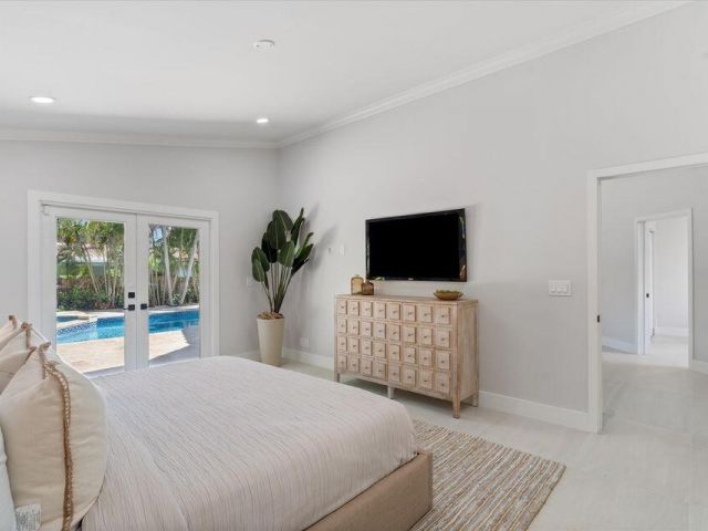 Home for rent at 1132 NE 3rd Avenue - photo 6901093