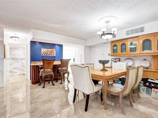 2-bedroom condo for sale in Aventura - 3600 Mystic Pointe Dr 311 - MondialRealty