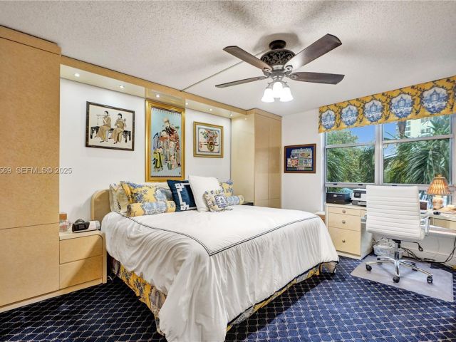 2-bedroom condo for sale in Aventura - 3600 Mystic Pointe Dr 311 - MondialRealty