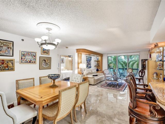 2-bedroom condo for sale in Aventura - 3600 Mystic Pointe Dr 311 - MondialRealty